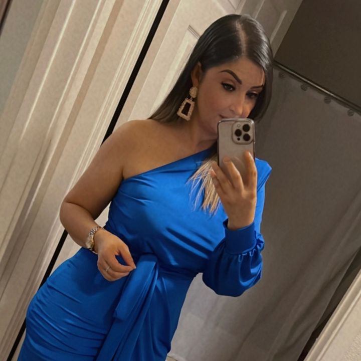 Profile Picture of Moniica (@monigove84) on Tiktok
