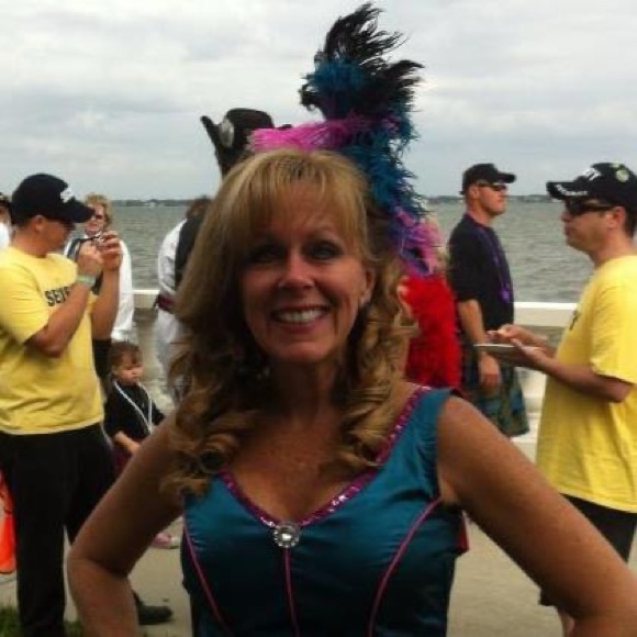 Profile Picture of Tracey Farrell (@traymac357) on Poshmark