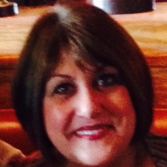 Profile Picture of Trina Sefcheck (@tsefcheck) on Poshmark