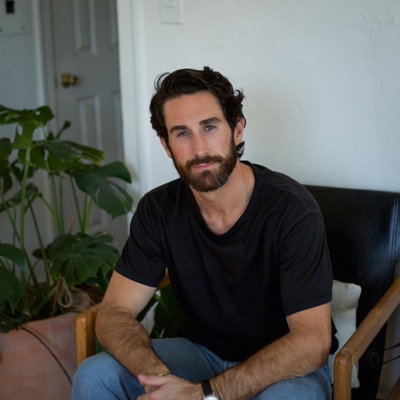 Profile Picture of Aaron Barker (@aaron_barker) on Poshmark