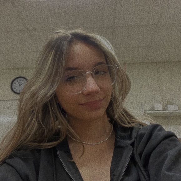 Profile Picture of Paris Kenrick (@paris_kenrick) on Poshmark