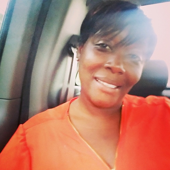 Profile Picture of Tina Tyler (@tmwooden) on Poshmark