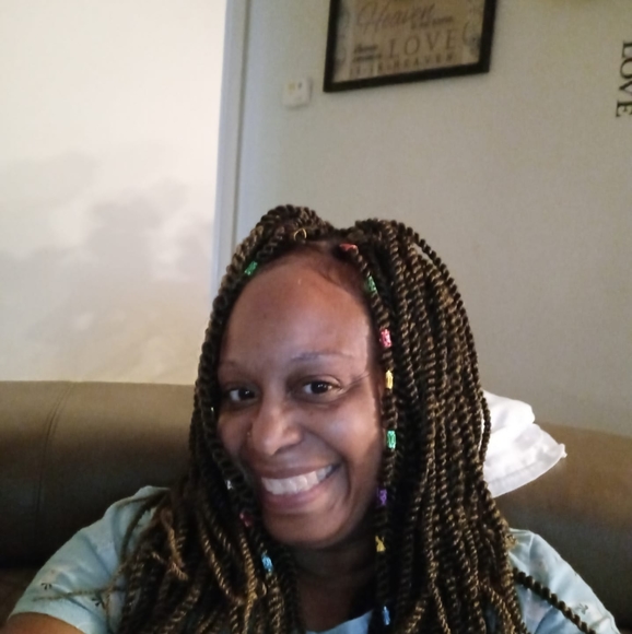 Profile Picture of Ernestine Taylor (@ernestinetay518) on Poshmark