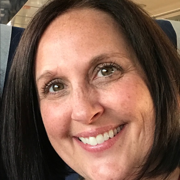 Profile Picture of Shelly Matthews (@shellym311) on Poshmark