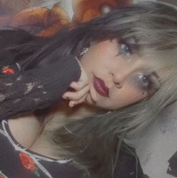 Profile Picture of Alexis Belone (@alexisbelone) on Poshmark