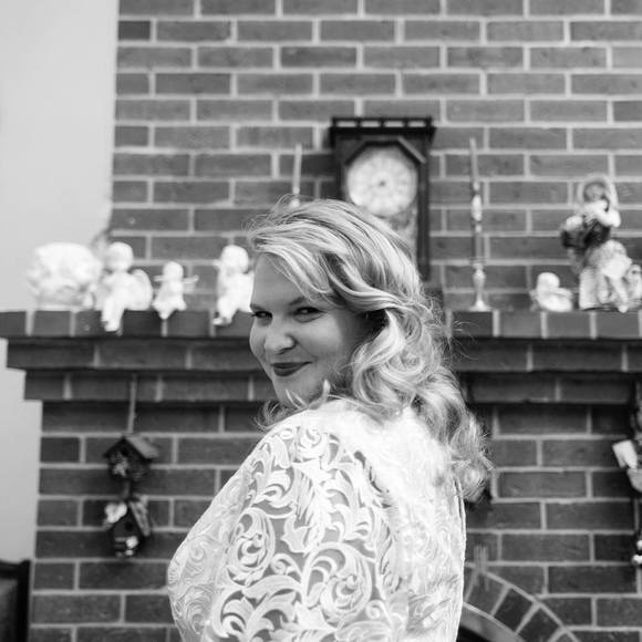 Profile Picture of Kim Watson (@kawatson7794) on Poshmark