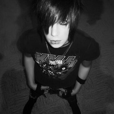 Profile Picture of Hayley Six (@AndySixBoots) on Twitter