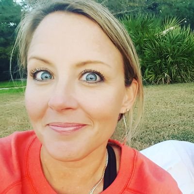 Profile Picture of Michelle Weems (@michellelweems) on Twitter