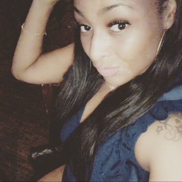 Profile Picture of Eleanor Jackson (@elliej85) on Poshmark