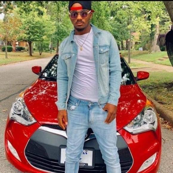 Profile Picture of Josh Kemp (@malikseals12) on Poshmark