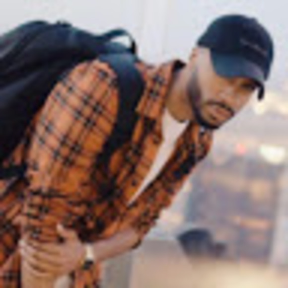 Profile Picture of Adrian Williams (@adrianwlms31) on Poshmark