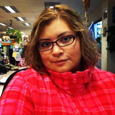 Profile Picture of Stephanie Santacruz (@santacruz429) on Twitter