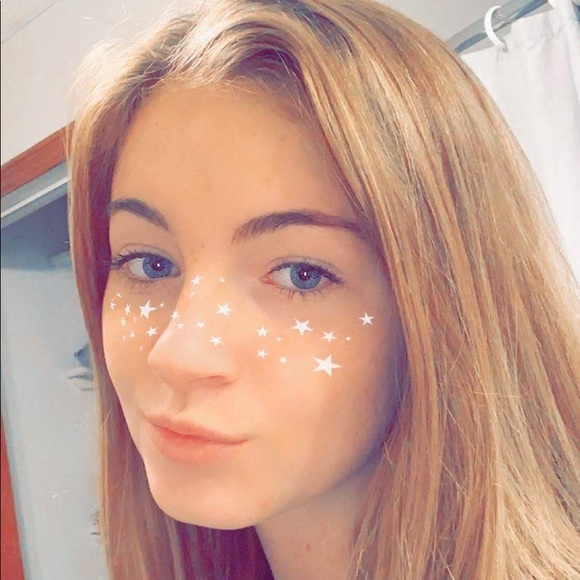 Profile Picture of Paige Mathews (@paige_mathews) on Poshmark
