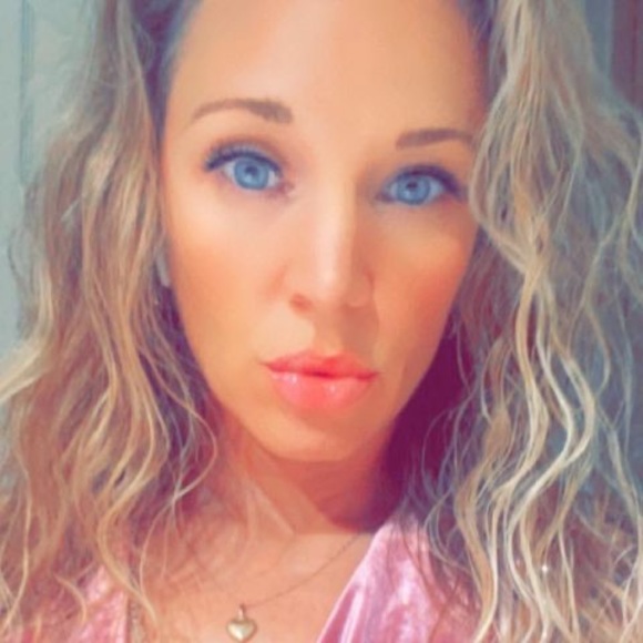 Profile Picture of Marilyne Carriere (@marykim88) on Poshmark