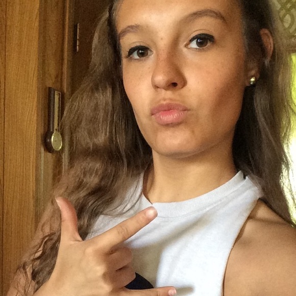 Profile Picture of Terri Perisho (@terriperisho) on Poshmark