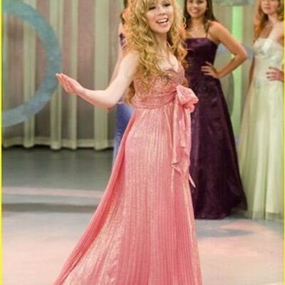 Profile Picture of Sydney Shae Evans (@Ilovenerds12345) on Twitter