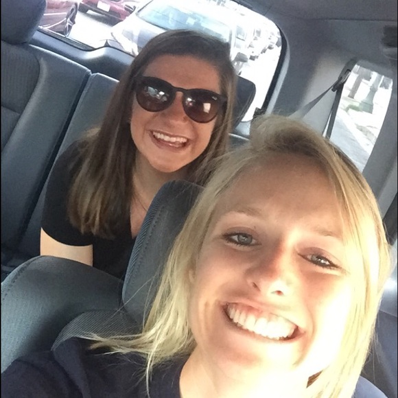 Profile Picture of Krista Atzinger (@katzingef) on Poshmark