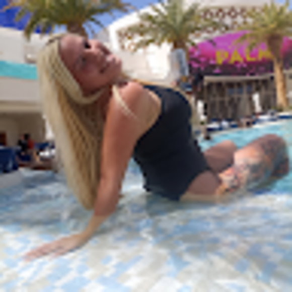 Profile Picture of Maite Lamalkria (@maitelamalkria) on Poshmark