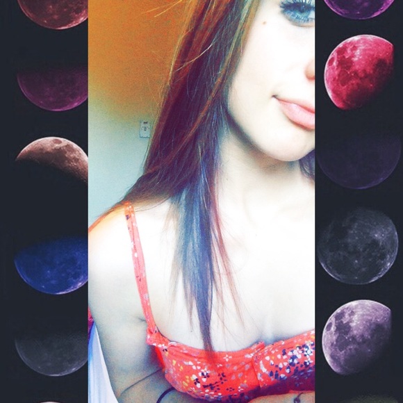 Profile Picture of Kelly Sieja (@sieja_kel) on Poshmark
