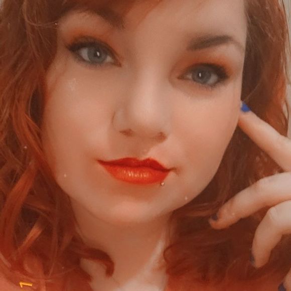 Profile Picture of Amber Pullin (@amberpullin95) on Poshmark