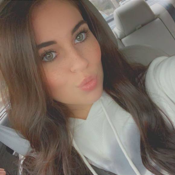 Profile Picture of Tabitha Cline (@treneecline3988) on Poshmark
