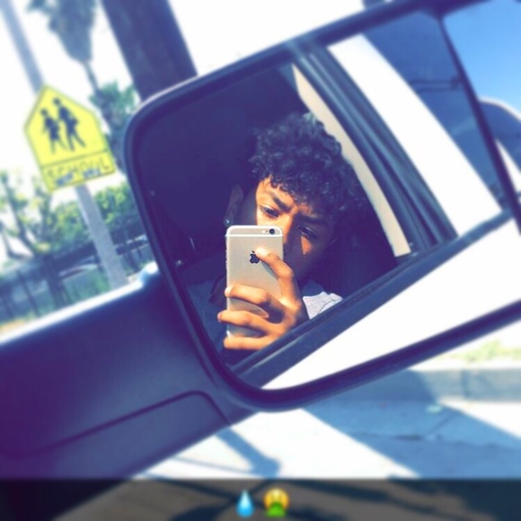 Profile Picture of Jimmy Hurtado (@lilslumpzz) on Poshmark