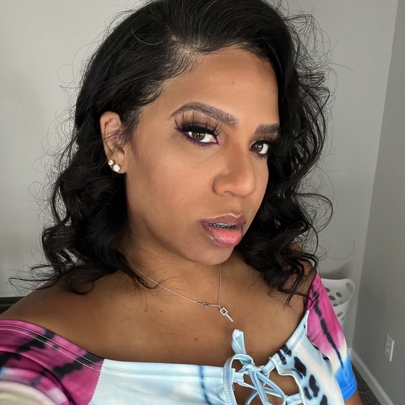 Joyce Jade - Poshmark Profile Picture of Joyce Jade (@joycejade83) on Poshmark