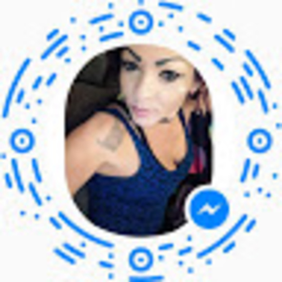 Profile Photo of Samantha Gagliano (@s_gagliano) on Poshmark