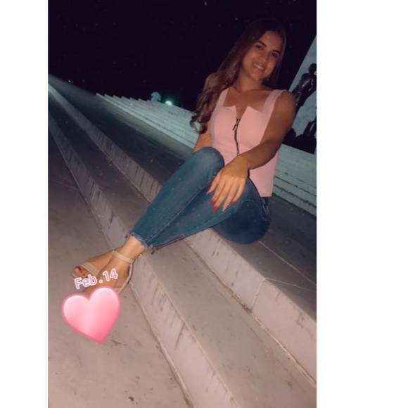 Profile Picture of Joely Ceballos valerio (@joelycv19) on Poshmark