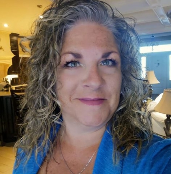 Profile Picture of Nicole Pallen (@nicolegpallen) on Poshmark