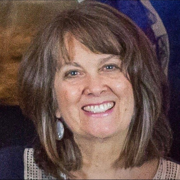 Profile Picture of Cindy Petrick (@noworriessydney) on Poshmark