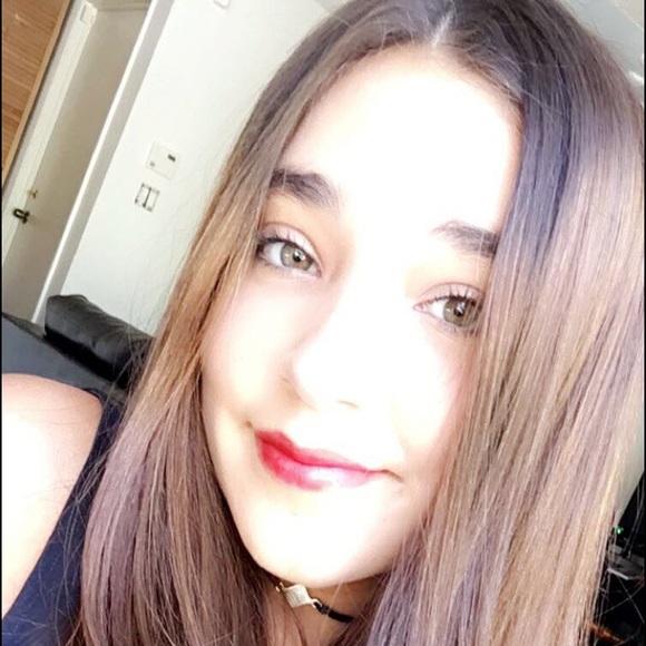 Profile Picture of Juliana Michelsen (@juliana_mich) on Poshmark
