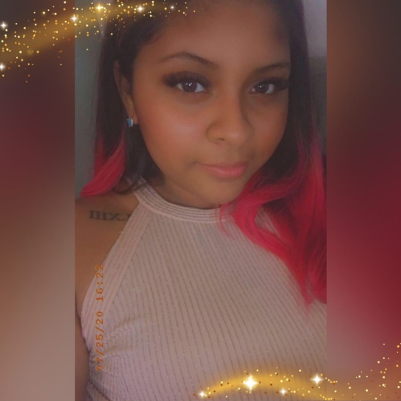 Profile Picture of Eimy a Merren (@e_merren) on Poshmark