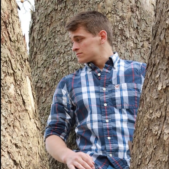 Profile Picture of Austin Holbrook (@austin_holbrook) on Poshmark