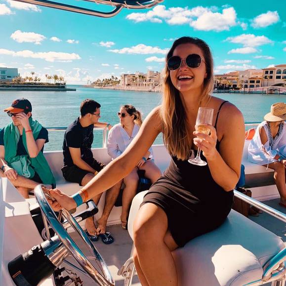 Profile Picture of Agy Gaertig (@agygaertig) on Poshmark