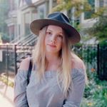 Profile Picture of Bites & Bevs by Elisha Knight (@bitesnbevs) on Instagram