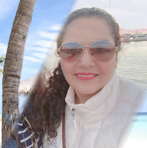 Profile Picture of Doris Vasquez (@dorisev73) on Poshmark