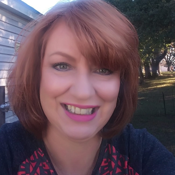 Profile Picture of Kim Baxter (@kbax406) on Poshmark