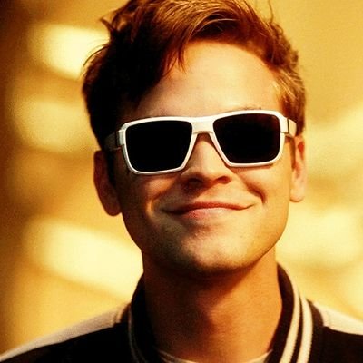 Profile Picture of Alexander Calvert Daily (@alexcalvertss) on Twitter