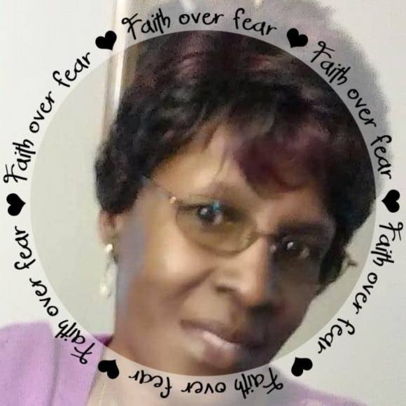 Profile Picture of Alice Hall (@faye193727) on Poshmark