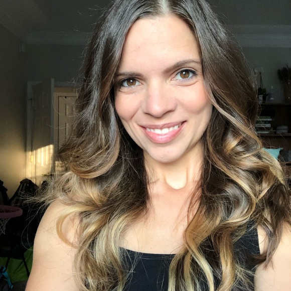 Profile Picture of Julia James (@julelj) on Poshmark