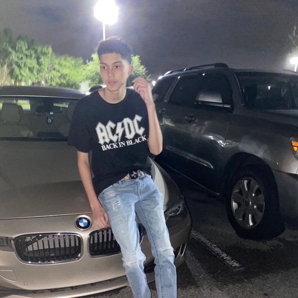 Profile Picture of Peter Reyes (@polodownpete) on Poshmark