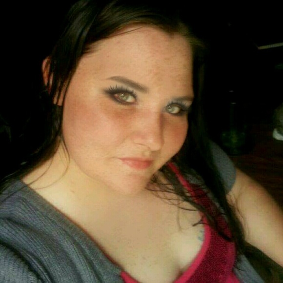 Profile Picture of Shirley Kelley (@shirley1017) on Poshmark