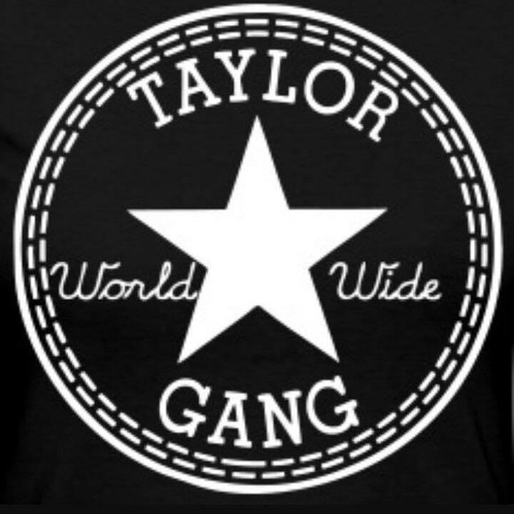 Profile Picture of Harmon Taylor (@harmonnteresa) on Poshmark