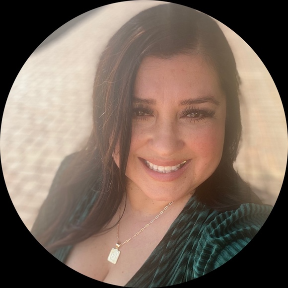 Jessi Carnine - Poshmark Profile Picture of Jessi Carnine (@jessifinds) on Poshmark