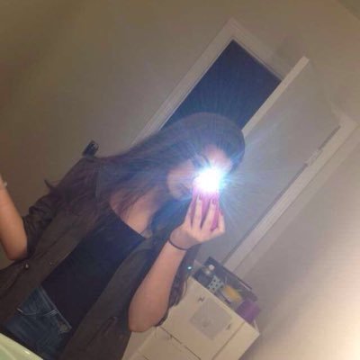 Profile Picture of Ariadne Papadakis (@ari_papadakis) on Twitter