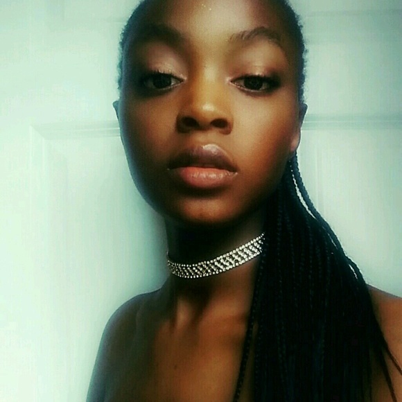 Profile Picture of Skylyn Barlatier (@sky_bar) on Poshmark