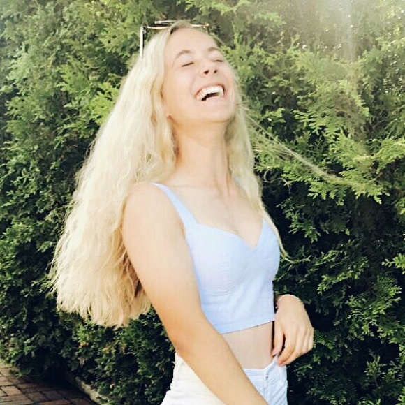 Profile Picture of Brycelin Stalteri (@bstalteri) on Poshmark