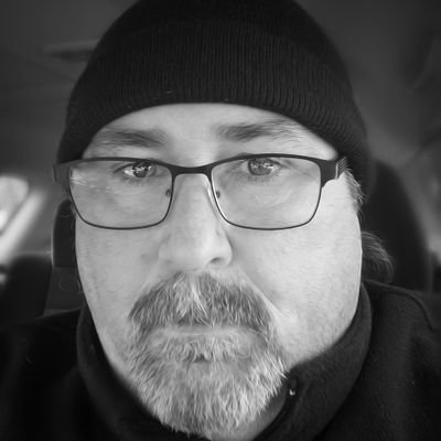 Profile Picture of Howard Roberts (@allinthefamfot1) on Twitter