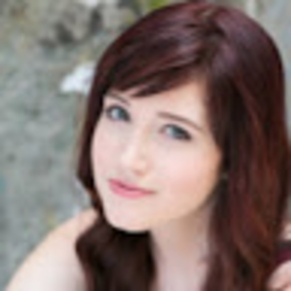 Profile Picture of Emily Wronski (@wronsk) on Poshmark